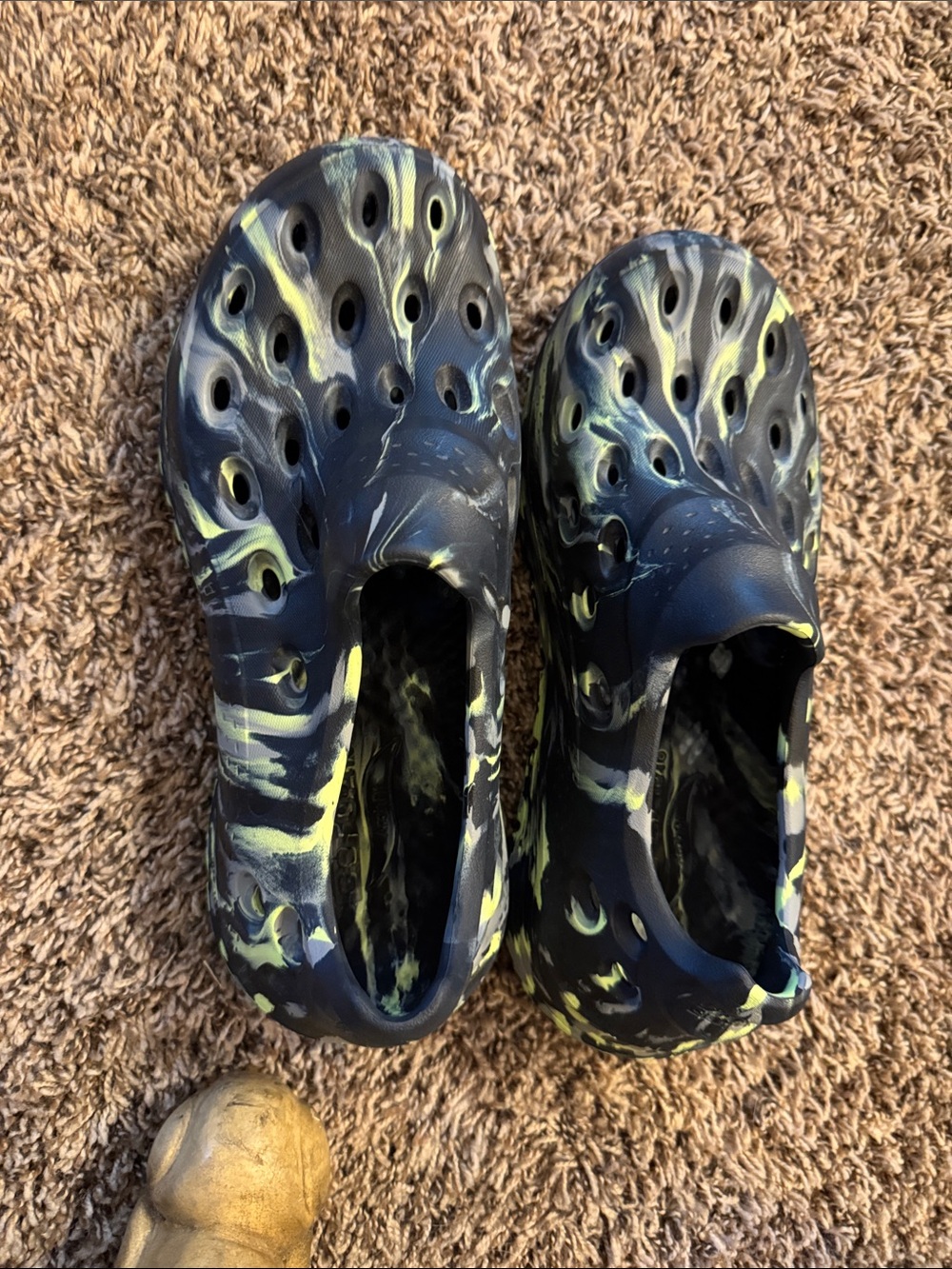 Skechers Black and Neon Yellow Marbled Men’s Slip-On Clog Size 11